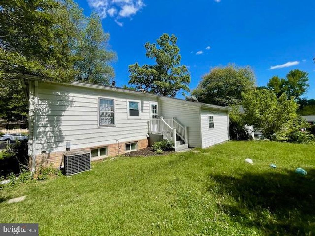 Image 54 of property listing at 5502 BELVA PL, Lanham, MD 20706
