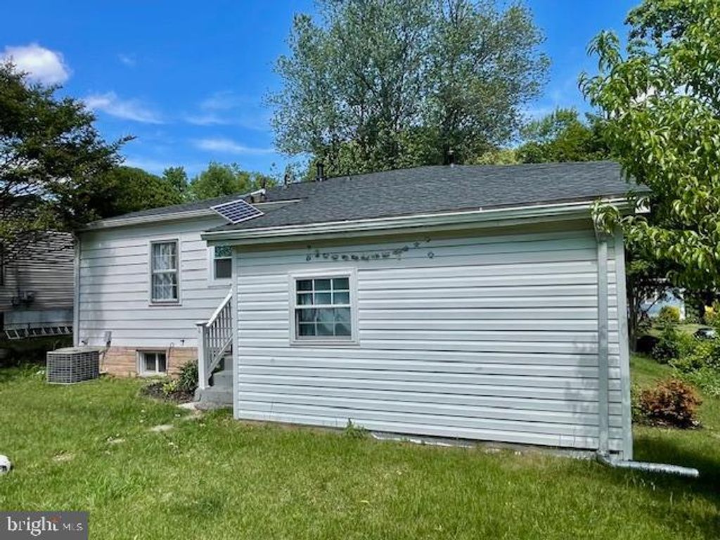 Image 55 of property listing at 5502 BELVA PL, Lanham, MD 20706