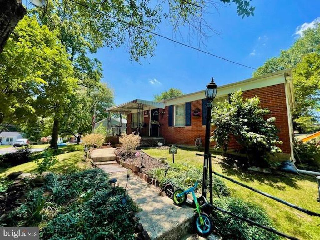 Image 59 of property listing at 5502 BELVA PL, Lanham, MD 20706
