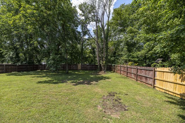1424 Buchanon Dr, Clarksville, TN 37042
