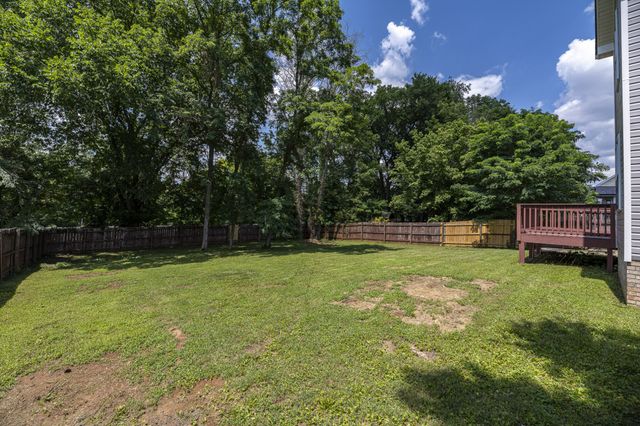 1424 Buchanon Dr, Clarksville, TN 37042
