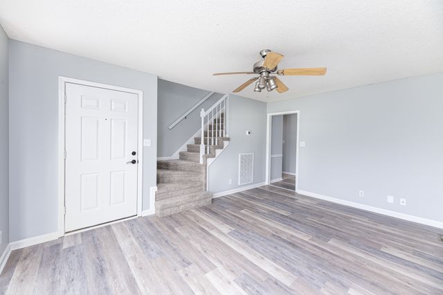 1424 Buchanon Dr, Clarksville, TN 37042