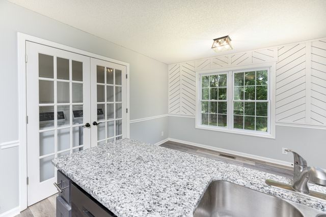 1424 Buchanon Dr, Clarksville, TN 37042