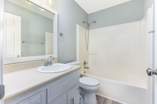 1424 Buchanon Dr, Clarksville, TN 37042