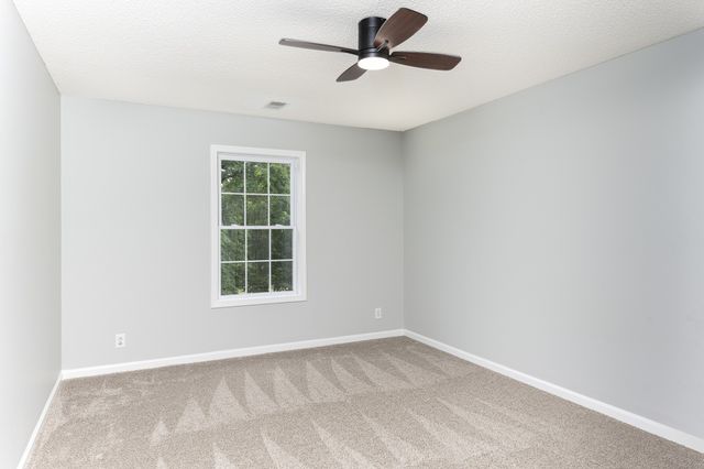 1424 Buchanon Dr, Clarksville, TN 37042