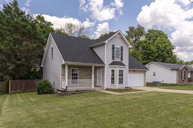 1424 Buchanon Dr, Clarksville, TN 37042