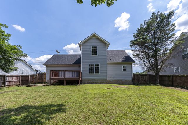1424 Buchanon Dr, Clarksville, TN 37042
