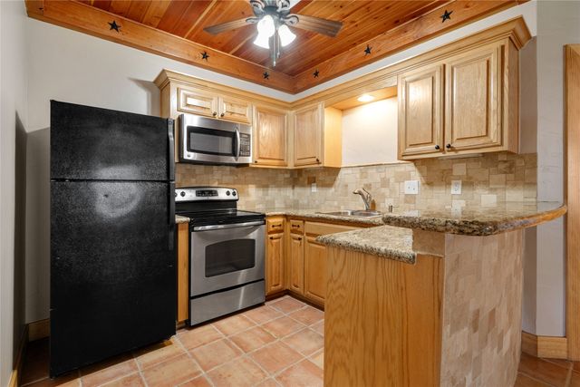 2445 Stadium Place, Arlington, TX 76006