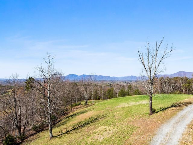 25 Preservation Trail, Columbus, NC 28722
