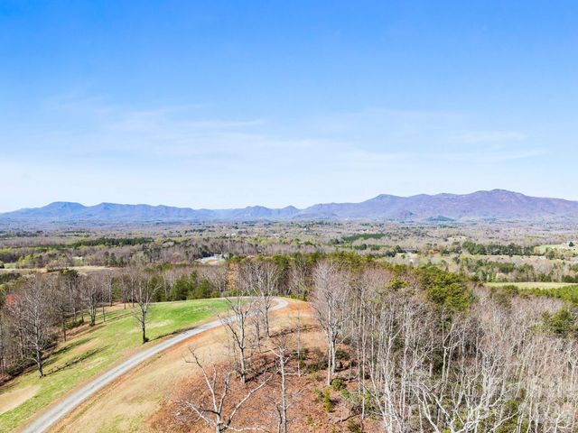 25 Preservation Trail, Columbus, NC 28722