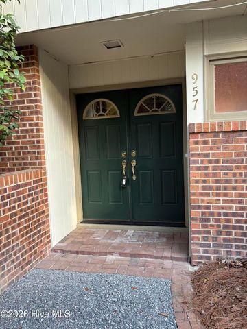 957 Sandavis Road, Southern Pines, NC 28387