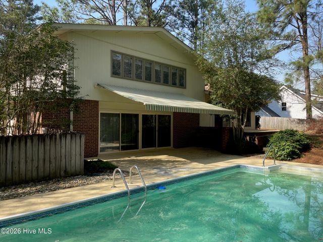 957 Sandavis Road, Southern Pines, NC 28387