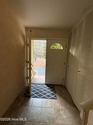 957 Sandavis Road, Southern Pines, NC 28387