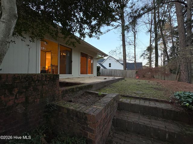 957 Sandavis Road, Southern Pines, NC 28387