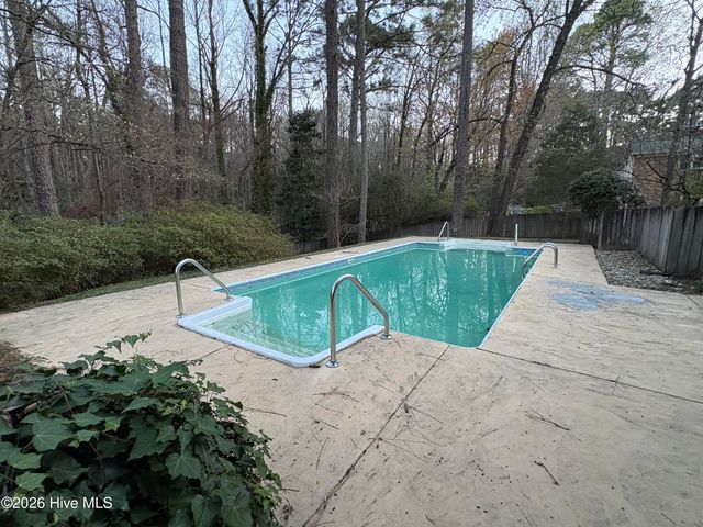 957 Sandavis Road, Southern Pines, NC 28387