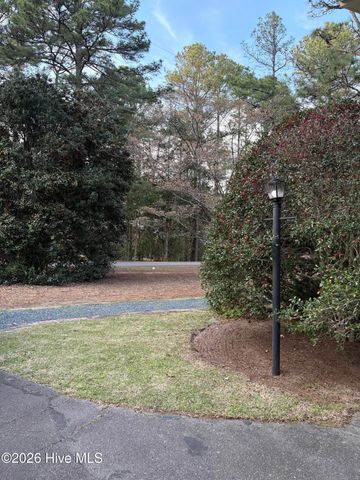 957 Sandavis Road, Southern Pines, NC 28387