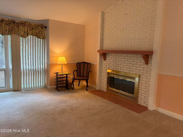 957 Sandavis Road, Southern Pines, NC 28387