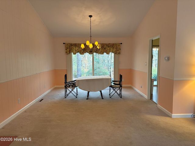 957 Sandavis Road, Southern Pines, NC 28387