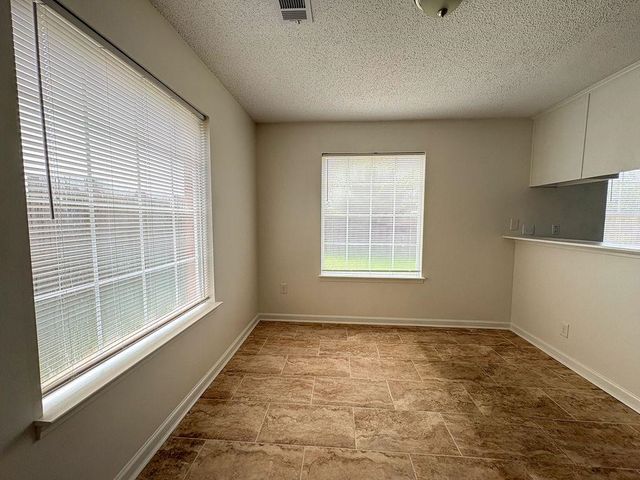 1819 BLACK BEAR CIR W, Memphis, TN 38016