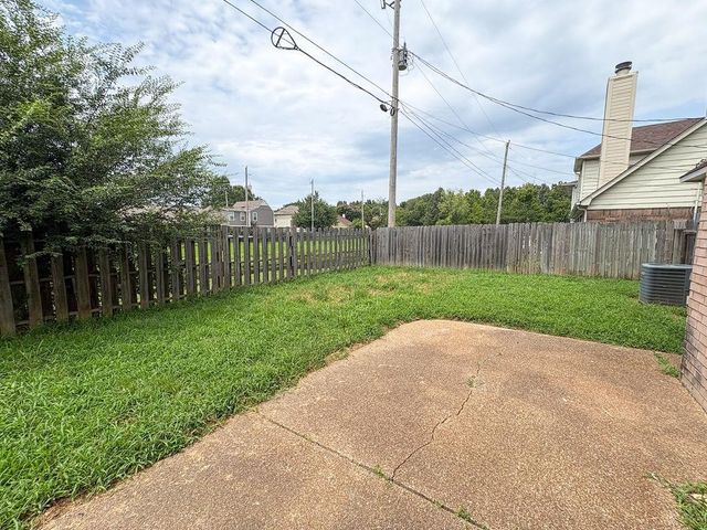 1819 BLACK BEAR CIR W, Memphis, TN 38016