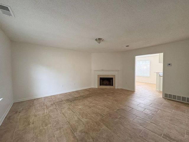 1819 BLACK BEAR CIR W, Memphis, TN 38016