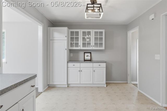 33226 Vista Way, Fraser, MI 48026