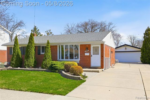 33226 Vista Way, Fraser, MI 48026