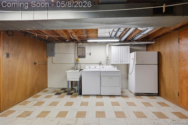 33226 Vista Way, Fraser, MI 48026
