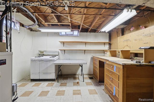 33226 Vista Way, Fraser, MI 48026