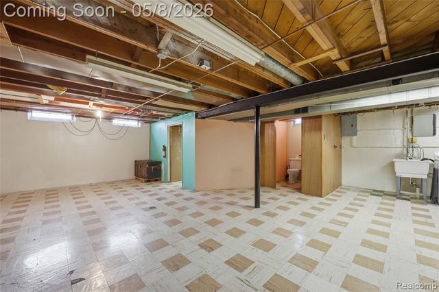 33226 Vista Way, Fraser, MI 48026