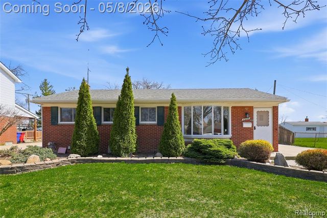 33226 Vista Way, Fraser, MI 48026