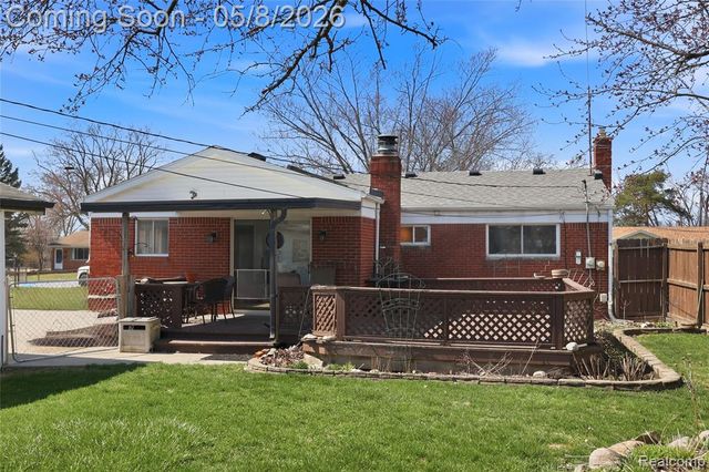 33226 Vista Way, Fraser, MI 48026