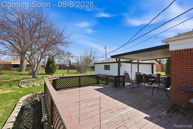 33226 Vista Way, Fraser, MI 48026