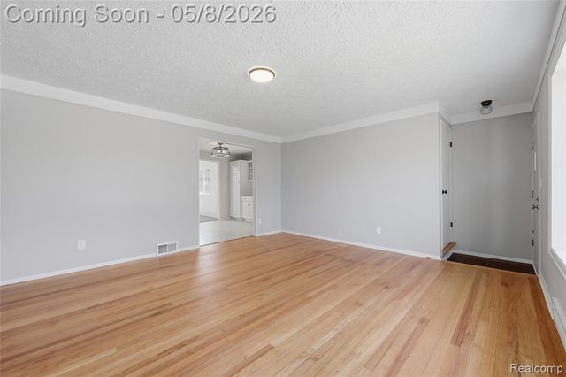 33226 Vista Way, Fraser, MI 48026