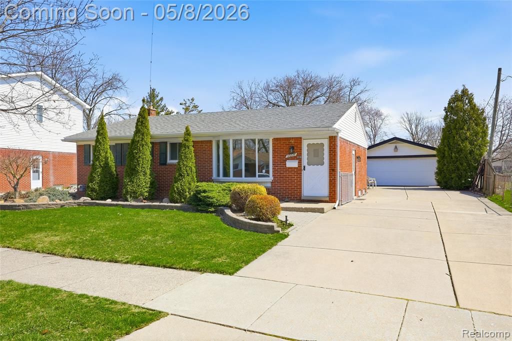 33226 Vista Way, Fraser, MI 48026