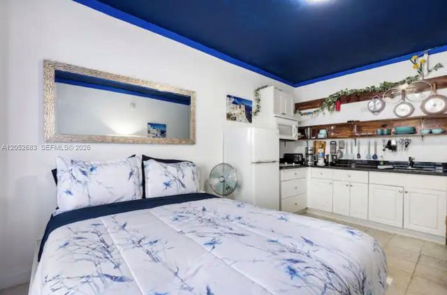255 W 24th Street 302, Miami Beach, FL 33140