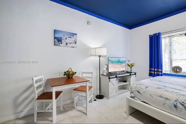 255 W 24th Street 302, Miami Beach, FL 33140