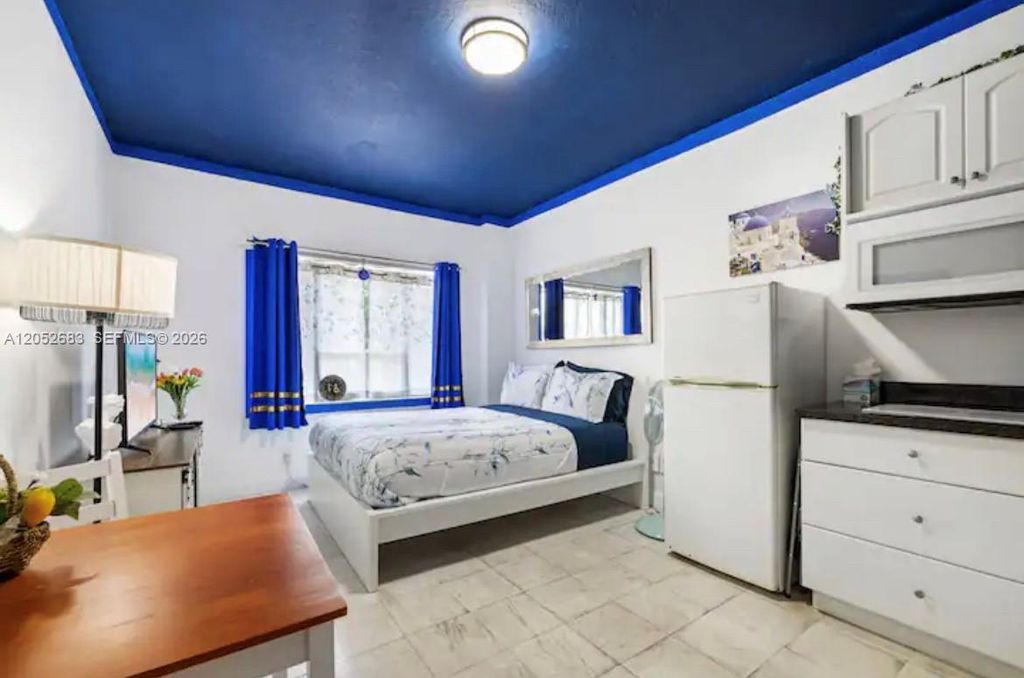 255 W 24th Street 302, Miami Beach, FL 33140