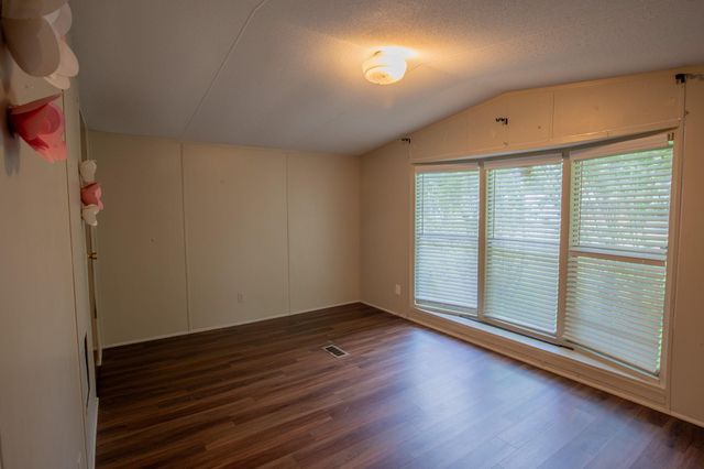 150 Wilcox Dr, Livingston, TX 77351