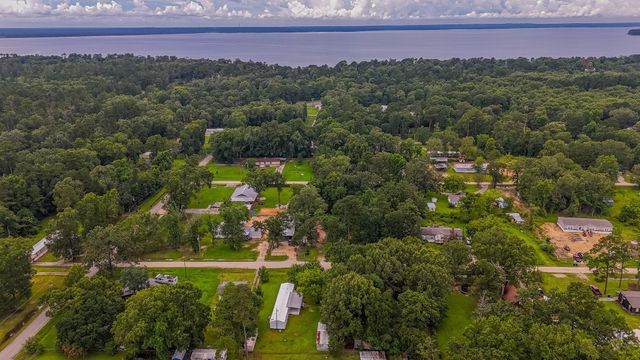 150 Wilcox Dr, Livingston, TX 77351