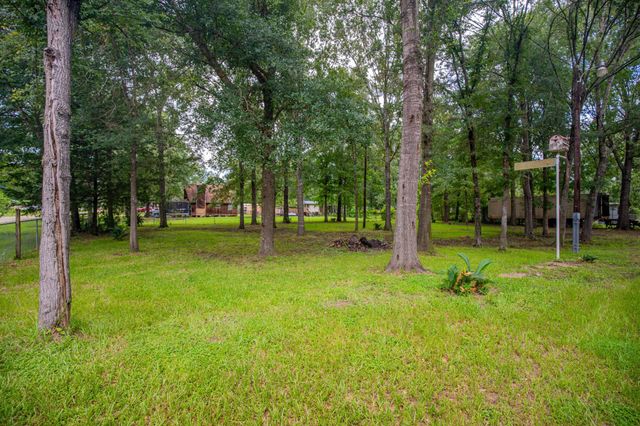 150 Wilcox Dr, Livingston, TX 77351