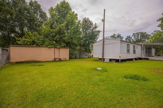 150 Wilcox Dr, Livingston, TX 77351