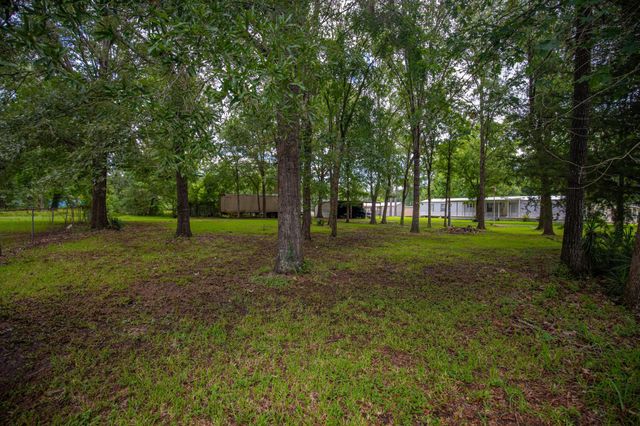 150 Wilcox Dr, Livingston, TX 77351