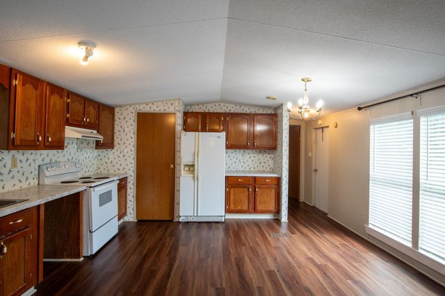 150 Wilcox Dr, Livingston, TX 77351