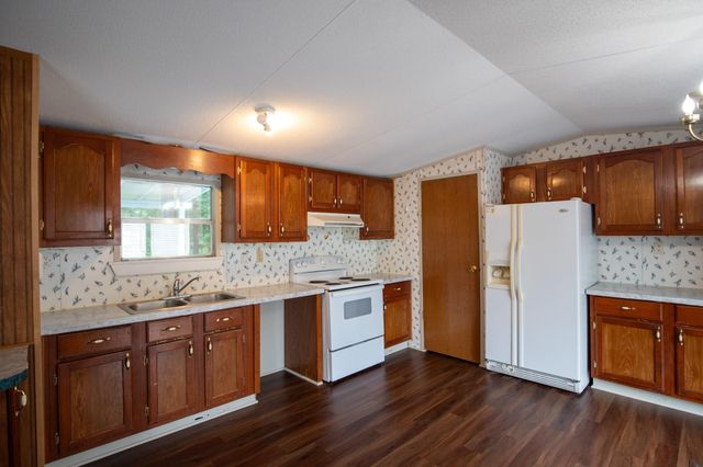 150 Wilcox Dr, Livingston, TX 77351