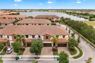 9573 Town Parc Cir S, Parkland, FL 33076