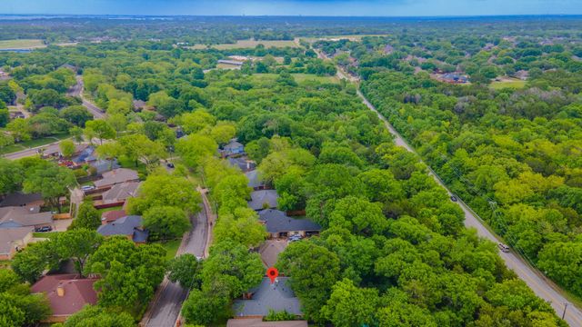 334 Meadowcreek Drive, Duncanville, TX 75137