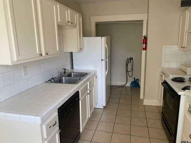 2110 BELMONT DRIVE, Tyler, TX 75701