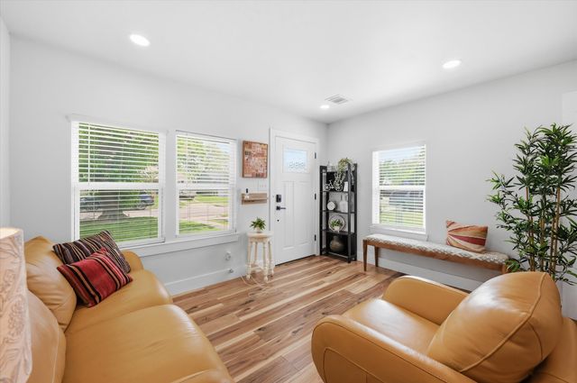 303 Brodie Street, Dallas, TX 75224