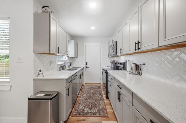 303 Brodie Street, Dallas, TX 75224